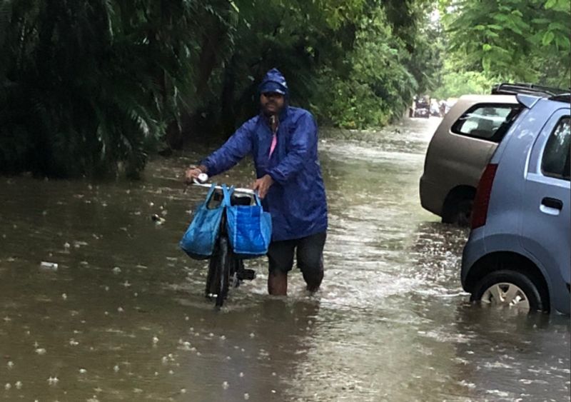 Weather update heavy rainfall in Kolkata and Bengal RTB
