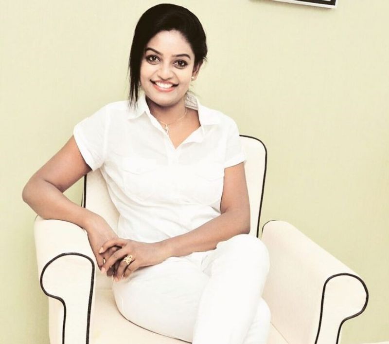 Karthika Deepam Fame Vantalakka Premi Viswanath Photos Viral