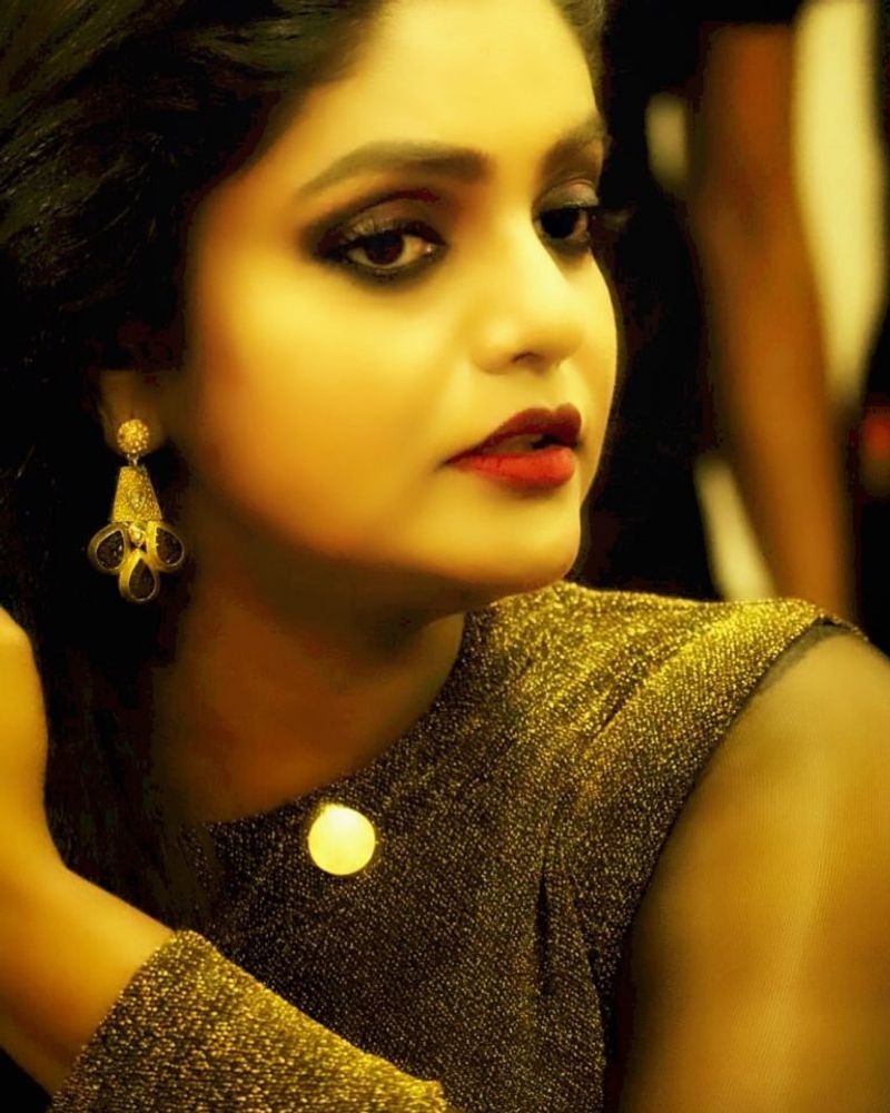 Karthika Deepam Fame Vantalakka Premi Viswanath Photos Viral