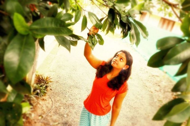 Karthika Deepam Fame Vantalakka Premi Viswanath Photos Viral