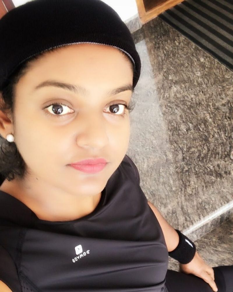 Karthika Deepam Fame Vantalakka Premi Viswanath Photos Viral