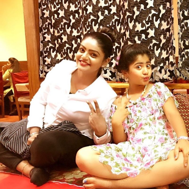 Karthika Deepam Fame Vantalakka Premi Viswanath Photos Viral