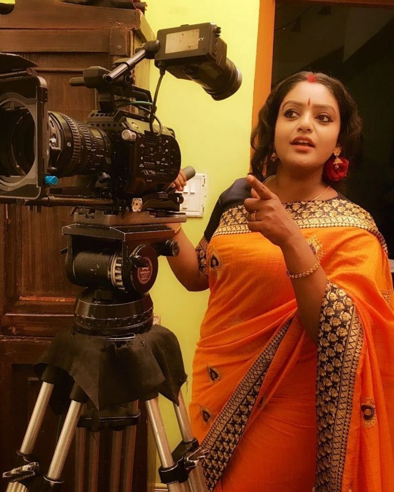 Karthika Deepam Fame Vantalakka Premi Viswanath Photos Viral