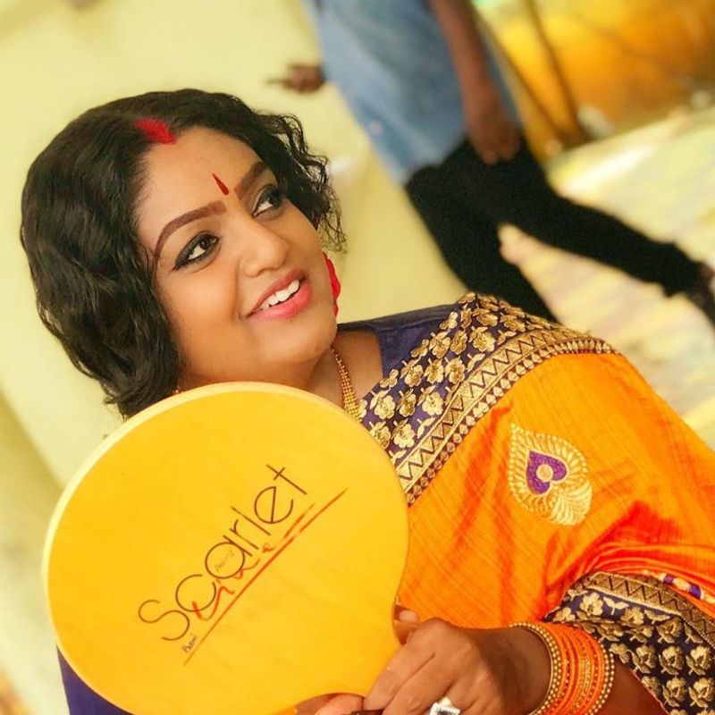 Karthika Deepam Fame Vantalakka Premi Viswanath Photos Viral