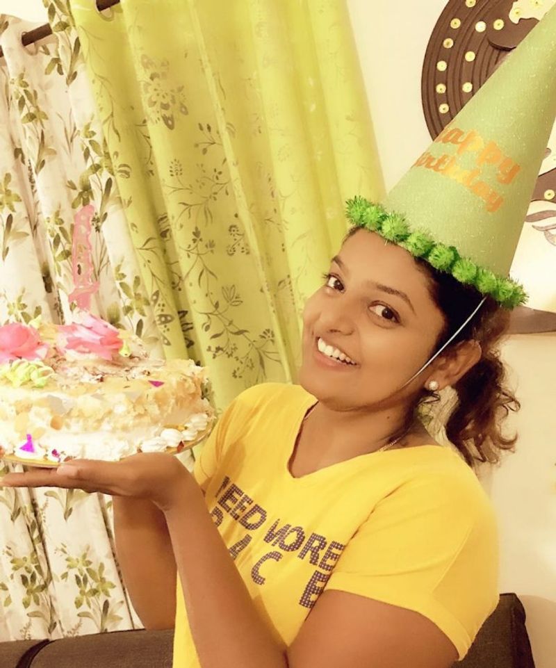 Karthika Deepam Fame Vantalakka Premi Viswanath Photos Viral
