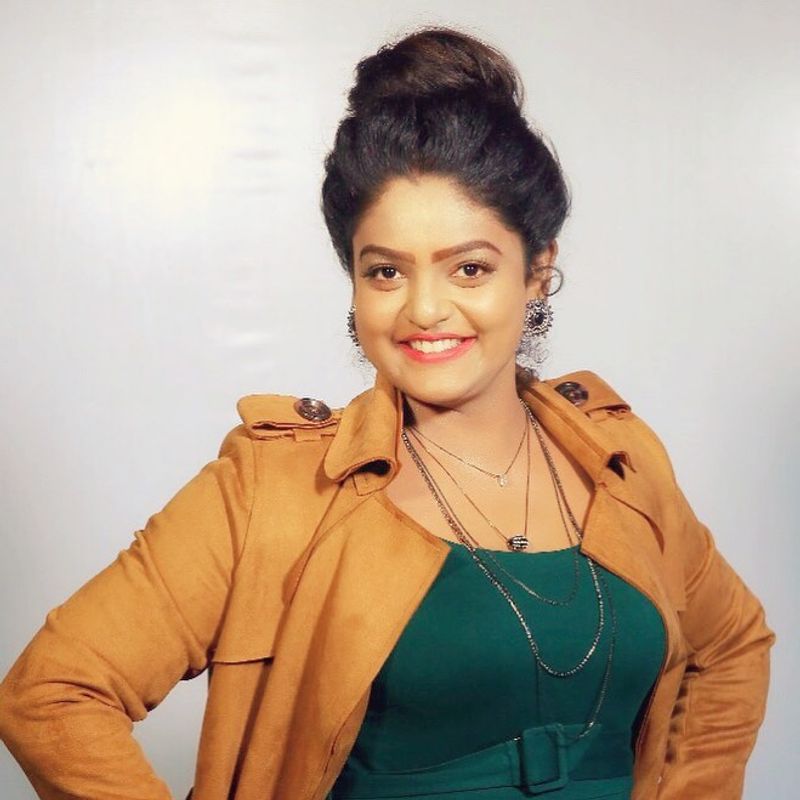 Karthika Deepam Fame Vantalakka Premi Viswanath Photos Viral