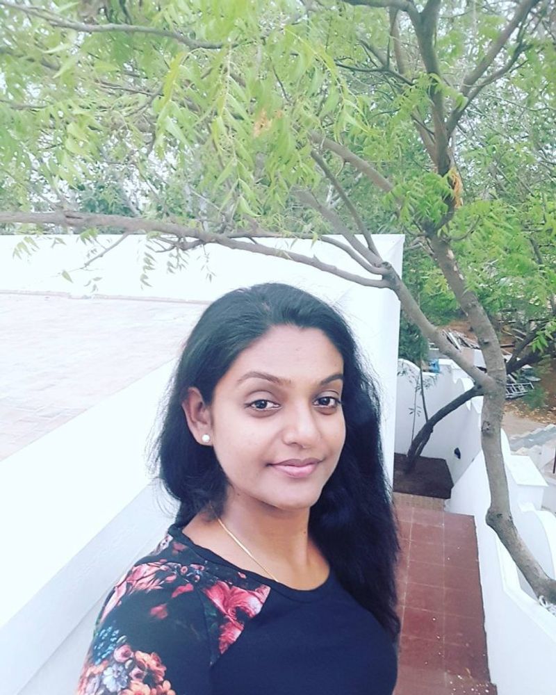 Karthika Deepam Fame Vantalakka Premi Viswanath Photos Viral