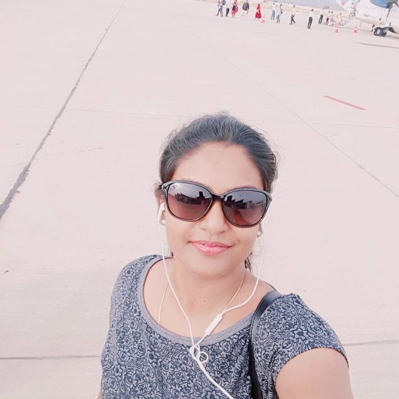Karthika Deepam Fame Vantalakka Premi Viswanath Photos Viral