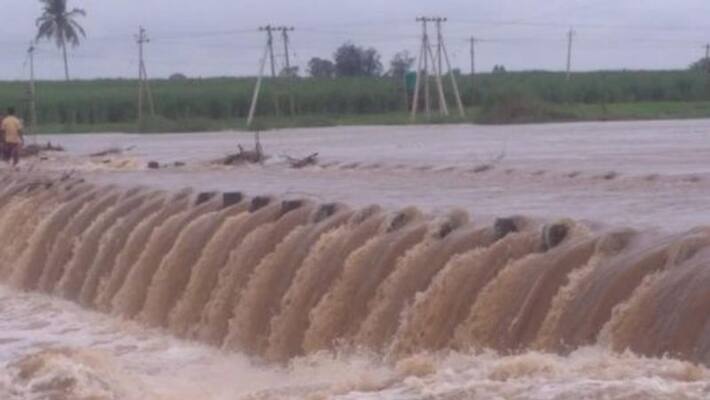 Overflowing Rivers Due to Heavy Rain in Karnataka grg Overflowing Rivers Due to Heavy Rain in Karnataka grg