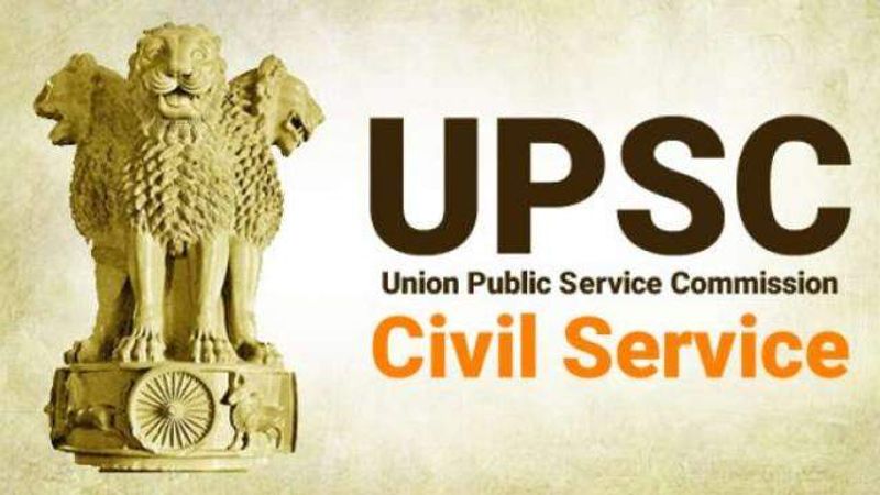 अगले स्टेप में वे एक रफ स्थान को चुनकर उसमें ऐस्से के फॉर और अगेंस्ट में उस समय उनके दिमाग में जो भी मुख्य बिंदु आते थे उन्हें लिख लेते थे। यह रफ काम होता था पर इसके आधार पर वे आगे उन बिंदुओं को एक्सप्लेन करते थे। कई बार जब आप फ्लो में लिखते चले जाते हैं तो प्वॉइंट्स भूल जाते हैं, इसलिए जिस समय दिमाग में जो आए, कहीं एक लाइन में लिख लें जिसे बाद में विस्तार दें।