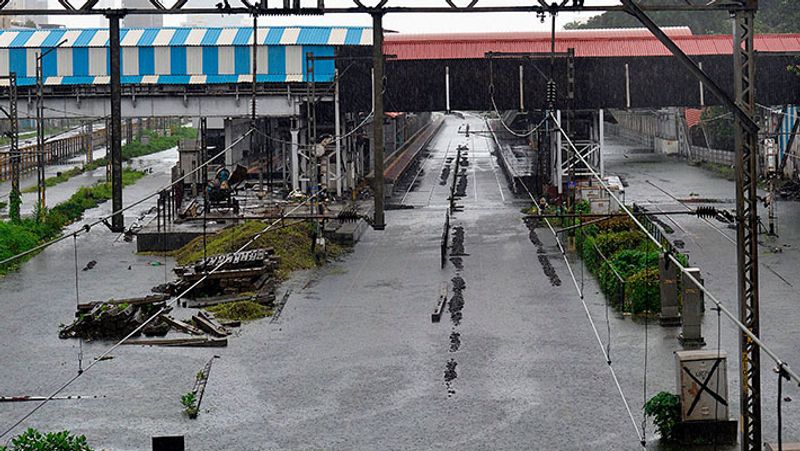 Mumbai Flooded After Heavy Overnight Rain Trains Suspended BSS