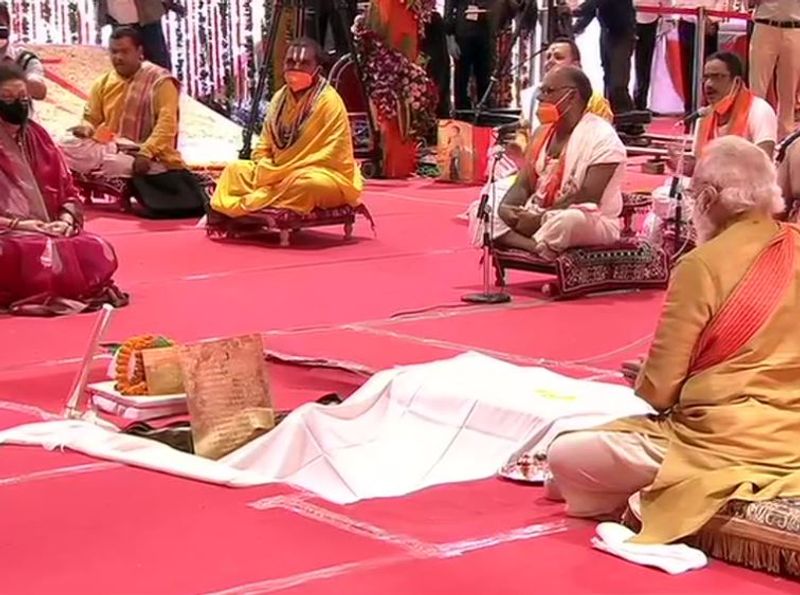ಆಸಕ್ತರು 10,100 ಹಾಗೂ 1000 ಮುಖಬೆಲೆಯ ಕೂಪನ್ ಪಡೆದು ದೇಣಿಗೆ ನೀಡಬಹುದು ಎಂದು ಸಮಿತಿ ಹೇಳಿದೆ. ಈಗಾಗಲೇ ದೇಣಿಗೆ ಸಂಗ್ರಹ ಕಾರ್ಯ ಭರದಿಂದ ಸಾಗುತ್ತಿದೆ.