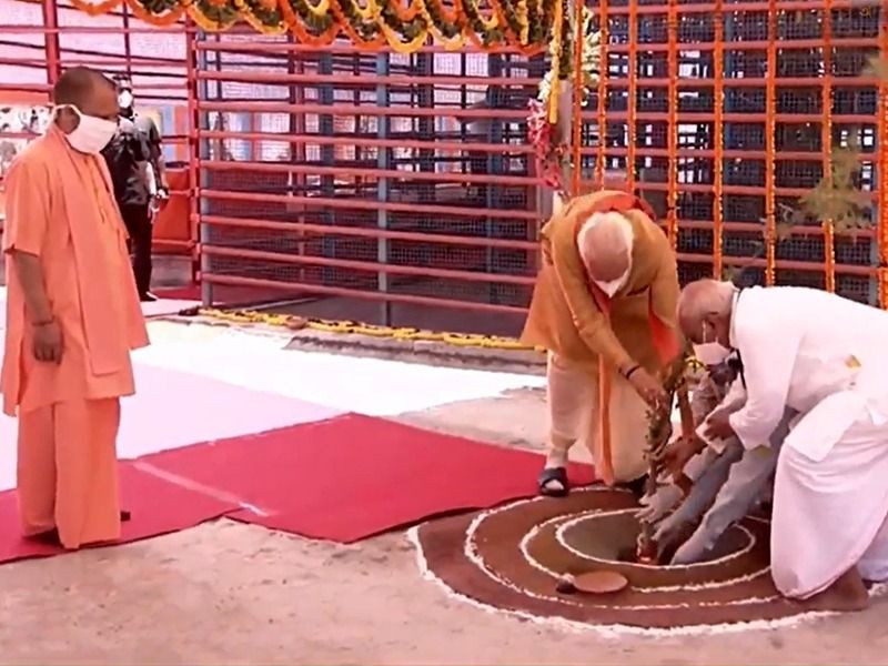 pm narendra modi is the first prime minister to visit ram janmabhoomi kpt