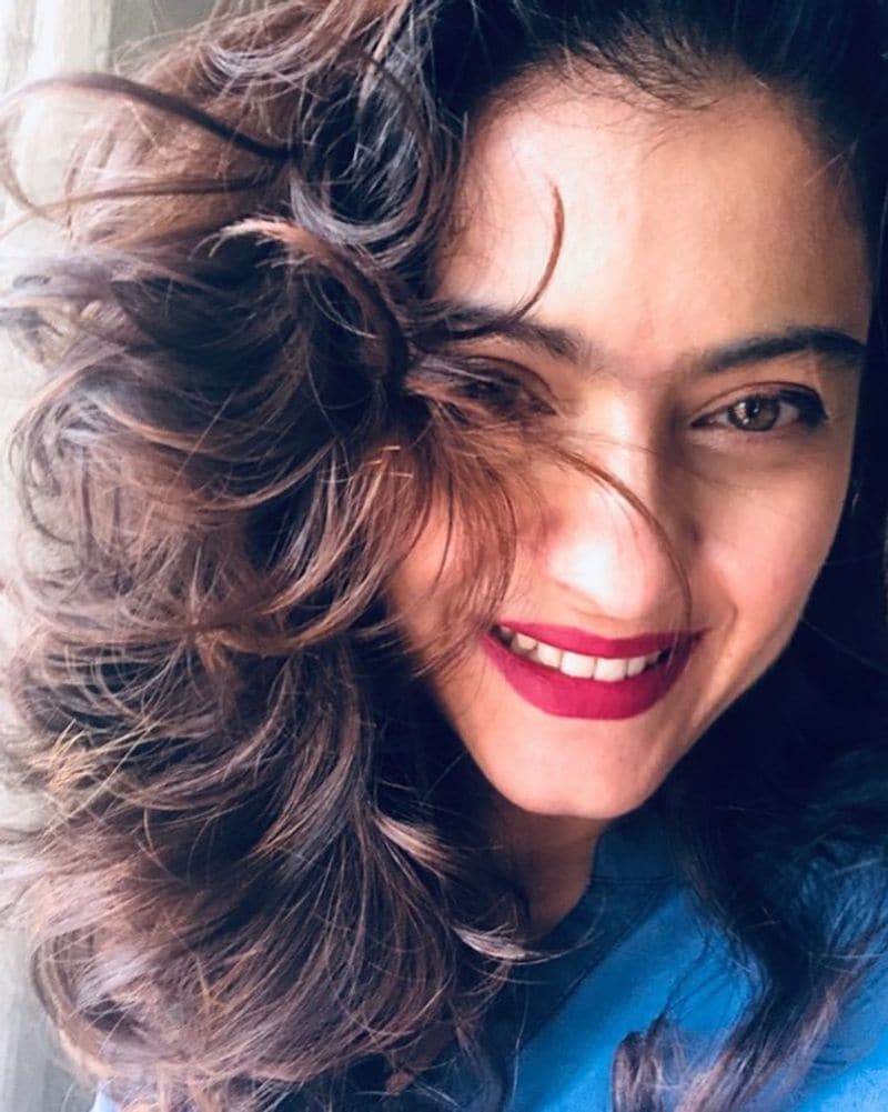 তবে আবারও পর্দায় ফিরেছেনতিনি। সম্প্রতি তাঁকে দেখা গিয়েছে তানাজি দ্য আনসাঙ্গ ওয়ারিয়র ছবিতে।
