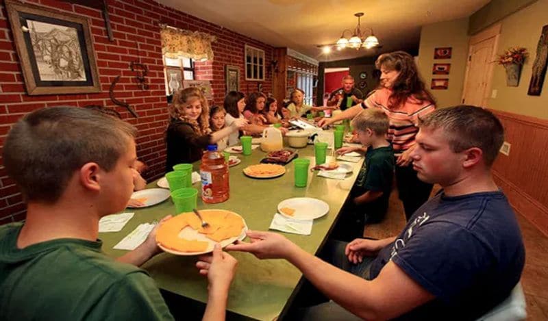 mum with 19 children 14 garndkids shares her busy lifestyle kph