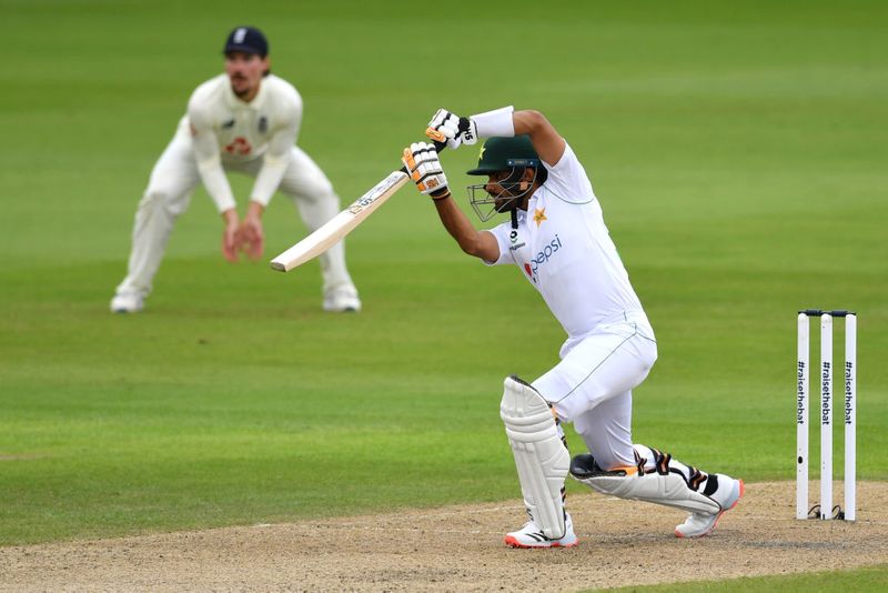 pakistan all out for just 169 runs in second innings of first test against england