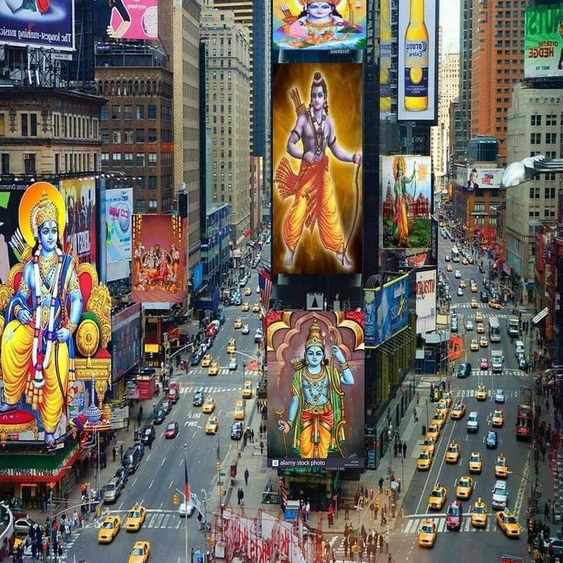 2. टाइम्स स्क्वेयर पर श्रीराम की तस्वीर
5 अगस्त साल 2020 में राम मंदिर का शिलान्यास हुआ है। राम मंदिर निर्माण शुरू हो गया है ऐसे में राम मंदिर के नाम सोशल मीडिया पर सैकड़ों फेक दावे और फोटोज वायरल हुईं। सालभर यूजर्स कुछ न कुछ दावे कर राम मंदिर के नाम लोगों को बेवकूफ बनाते रहे। खैर सोशल मीडिया पर दावा किया गया कि राम मंदिर भूमि पूजन की खुशी में टाइम्स स्क्वेयर पर राम मंदिर तस्वीर लगाई गई। इस दावे के साथ ये तस्वीर जमकर वायरल हुई जबकि सच ये था कि ये तस्वीर फोटोशॉप थी। 