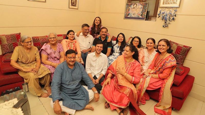diya aur baati hum fame Actress prachi tehlan wedding rituals begins See mehandi ceremony pics KPY