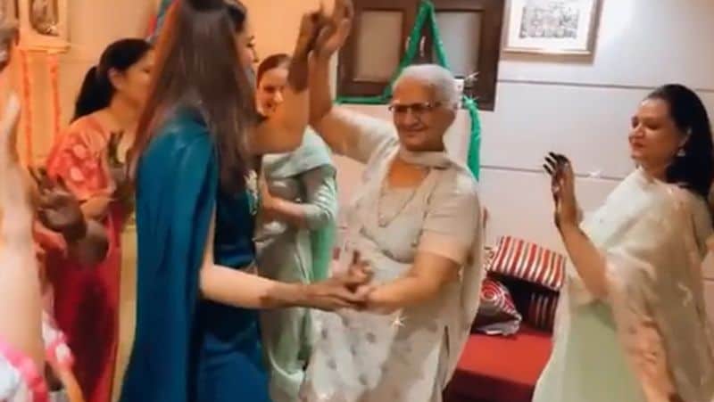 diya aur baati hum fame Actress prachi tehlan wedding rituals begins See mehandi ceremony pics KPY