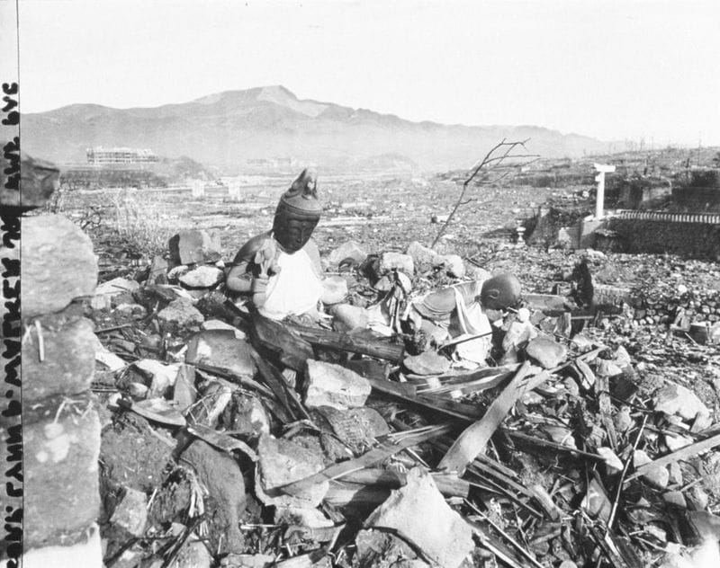 atomic bomb attack on Hiroshima and Nagasaki by america photos KPP