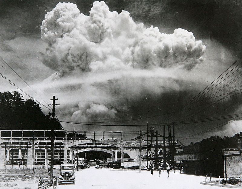 atomic bomb attack on Hiroshima and Nagasaki by america photos KPP