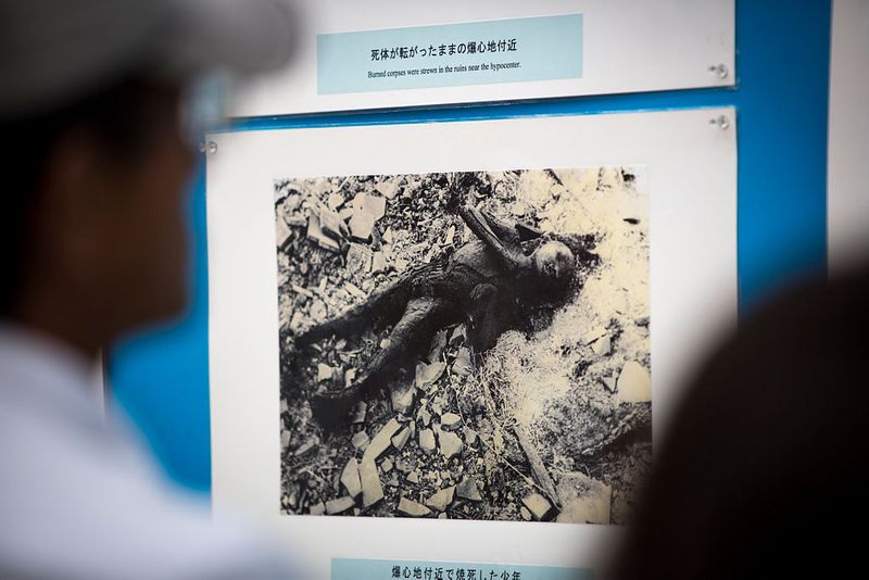 atomic bomb attack on Hiroshima and Nagasaki by america photos KPP