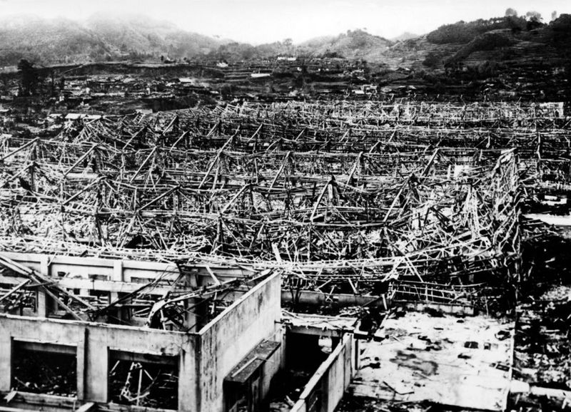 atomic bomb attack on Hiroshima and Nagasaki by america photos KPP