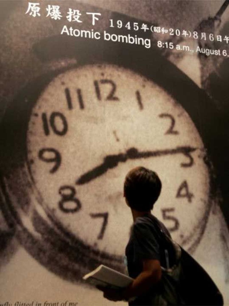 atomic bomb attack on Hiroshima and Nagasaki by america photos KPP