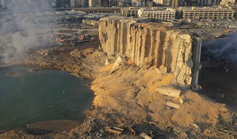 satellite images came out 24 hours after the Beirut blast city destroyed like this from the sky kph