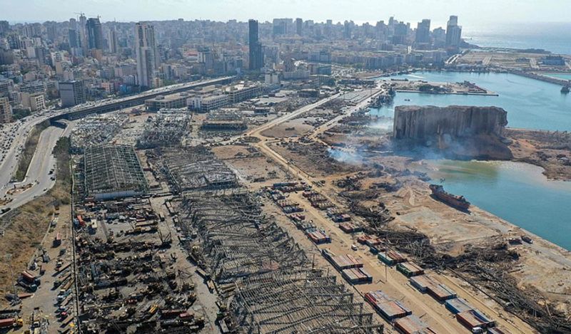 satellite images came out 24 hours after the Beirut blast city destroyed like this from the sky kph
