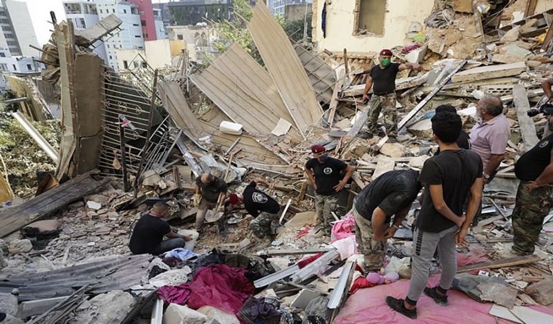 satellite images came out 24 hours after the Beirut blast city destroyed like this from the sky kph