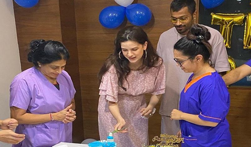 hardik pandya welcome his baby, see image