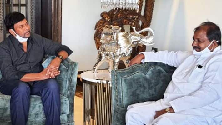 ap bjp chief somu veerraju meets megastar chiranjeevi ap bjp chief somu veerraju meets megastar chiranjeevi