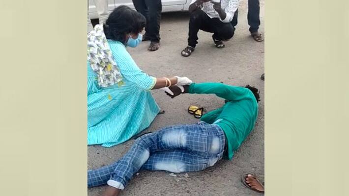 YCP MLA Undavalli Sridevi Helps injured person in piduguralla YCP MLA Undavalli Sridevi Helps injured person in piduguralla