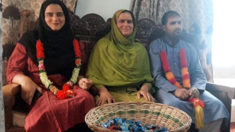 23 year old nadia baig kupwara first kashmiri who cleared upsc ias success story kpt