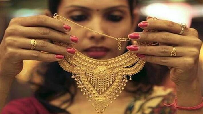 Gold smugglers got hit by union budget due to the cut in excise duty of gold Gold smugglers got hit by union budget due to the cut in excise duty of gold