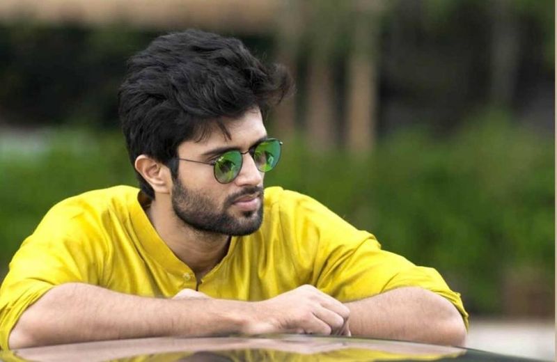 South superstar Vijay Deverakonda shirtless pic goes viral