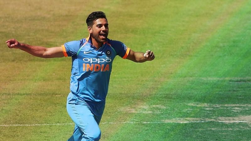 deepak chahar birthday today, know interesting fact about him