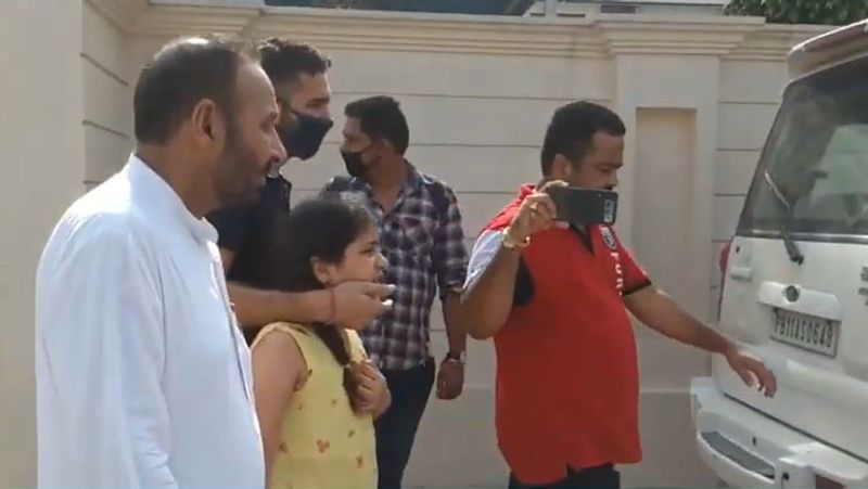 Patiala family, emotional story of a 9-year-old girl, children growing up between Divorcy parents kpa