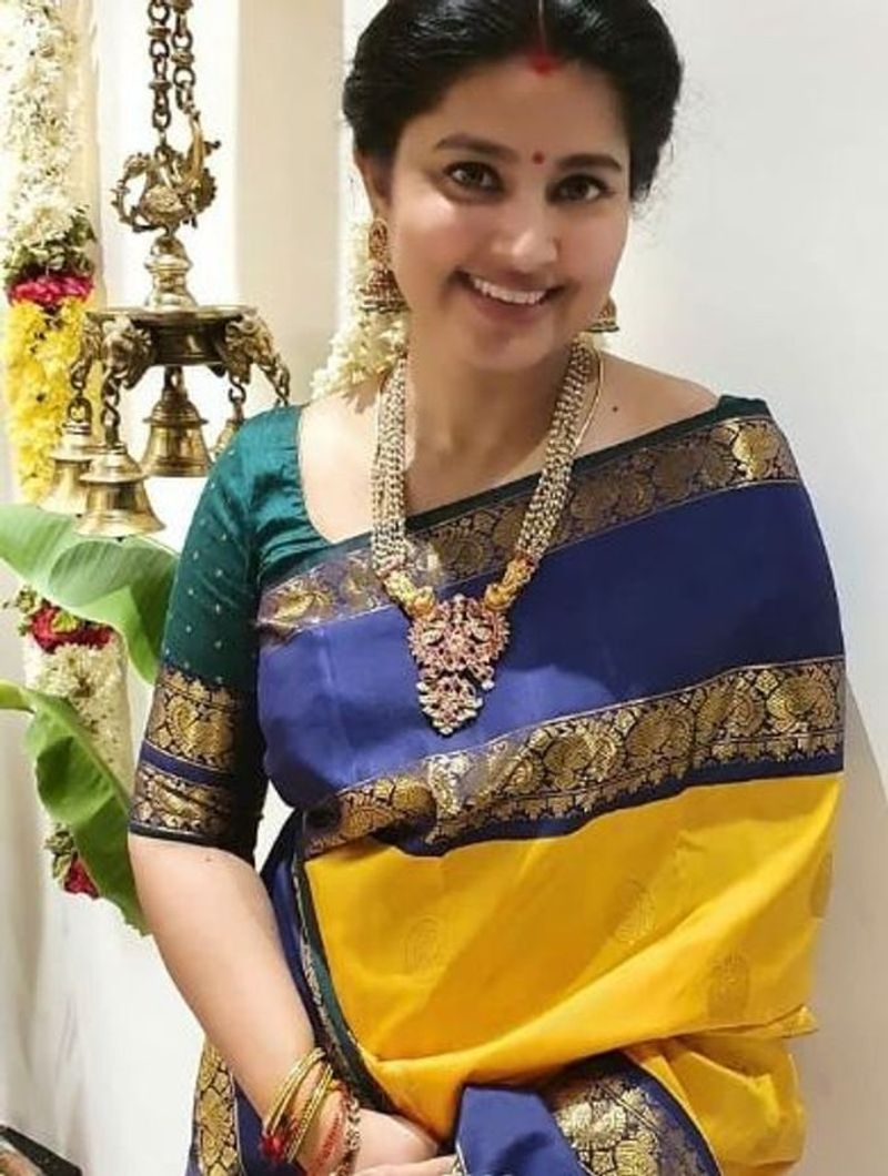 South Heroine Sneha Saree Photos