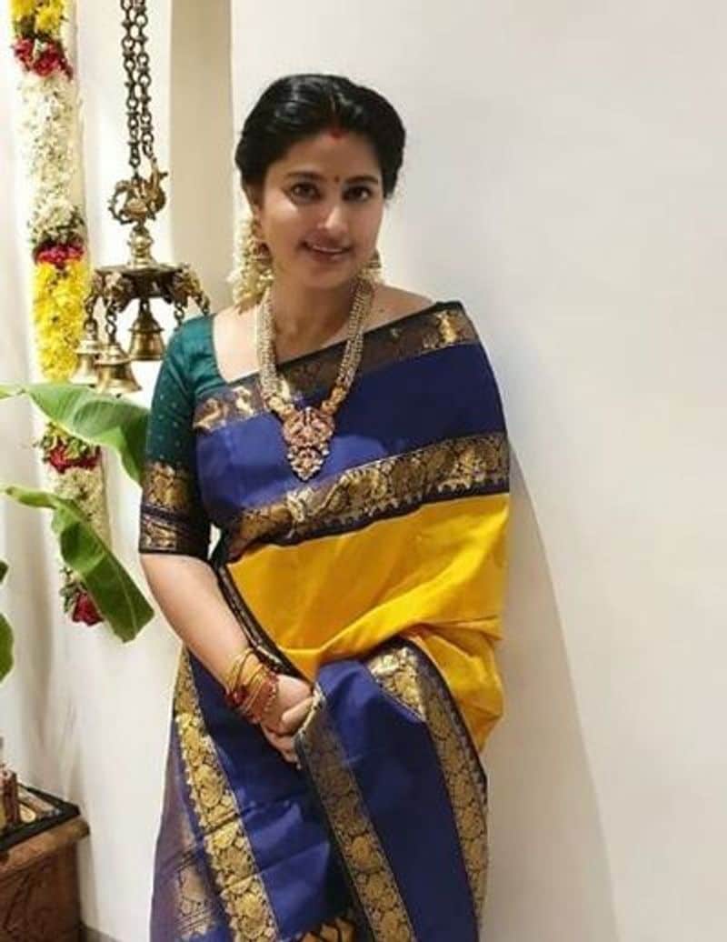 South Heroine Sneha Saree Photos