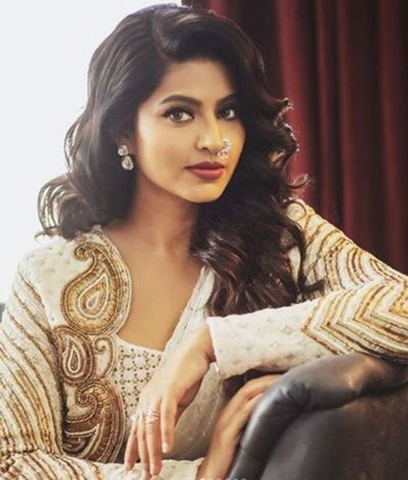 South Heroine Sneha Saree Photos