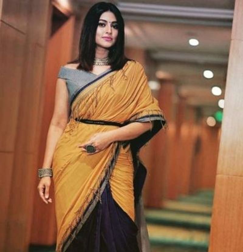 South Heroine Sneha Saree Photos