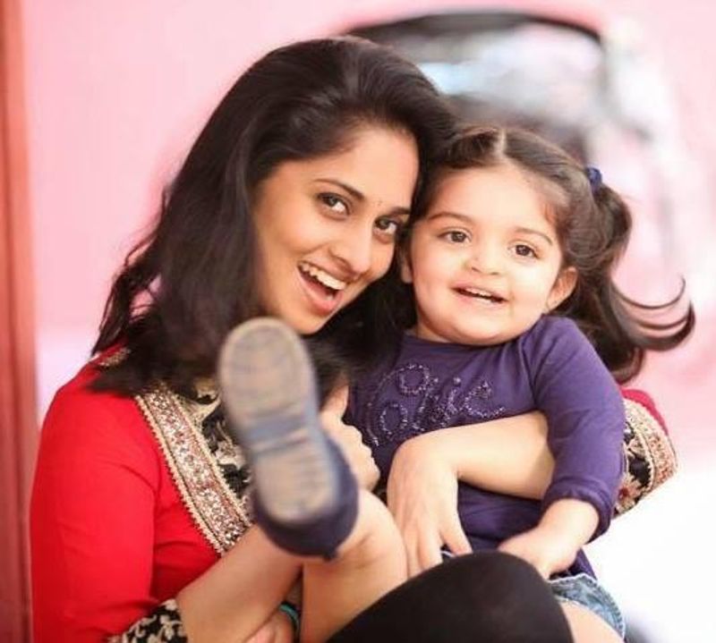 famous actor help ajith and shalini love you know ak 47?