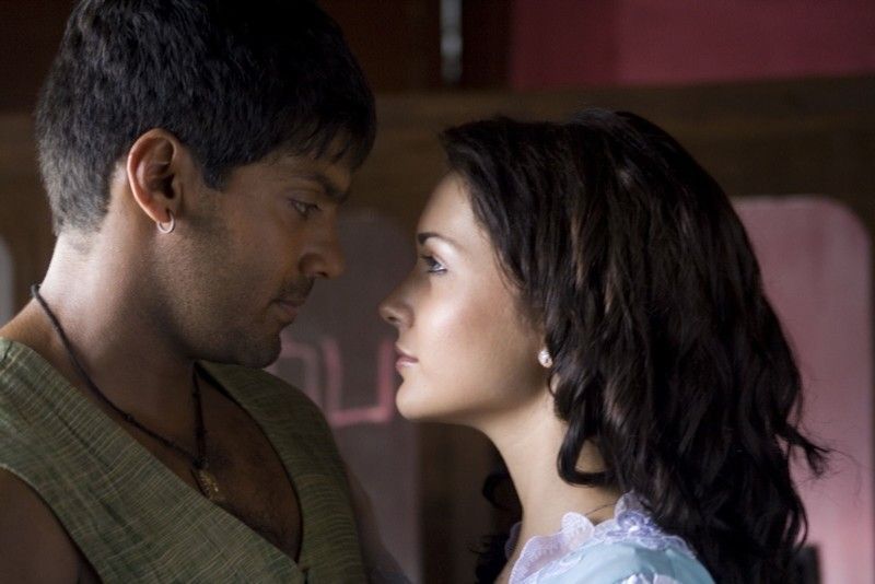 Director AL Vijay Said some funny incident about Madharasapattinam Shooting spot with amy jackson