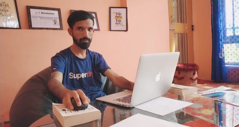 School dropout from Kashmir is now founder and CEO of UK-based web design company