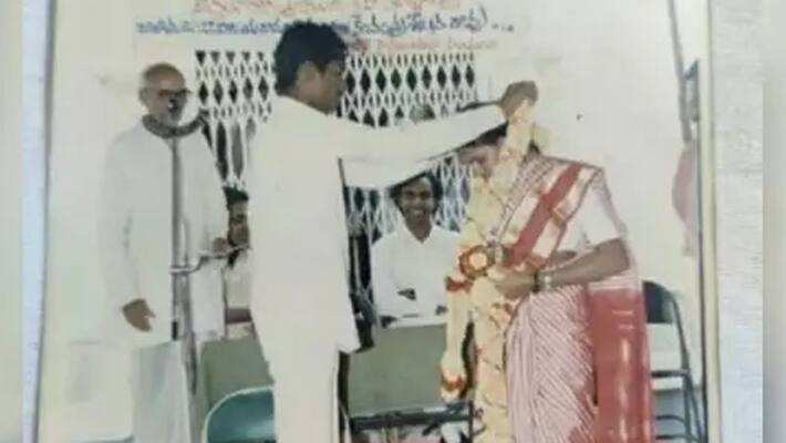 kcr and ramalinga reddy old photo goes viral in social media kcr and ramalinga reddy old photo goes viral in social media