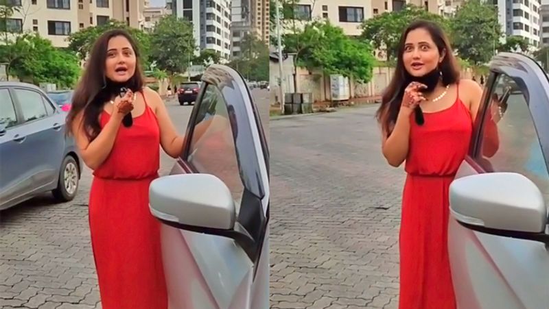 Rashami Desai Spotted without Makeup in Mumbai KPG