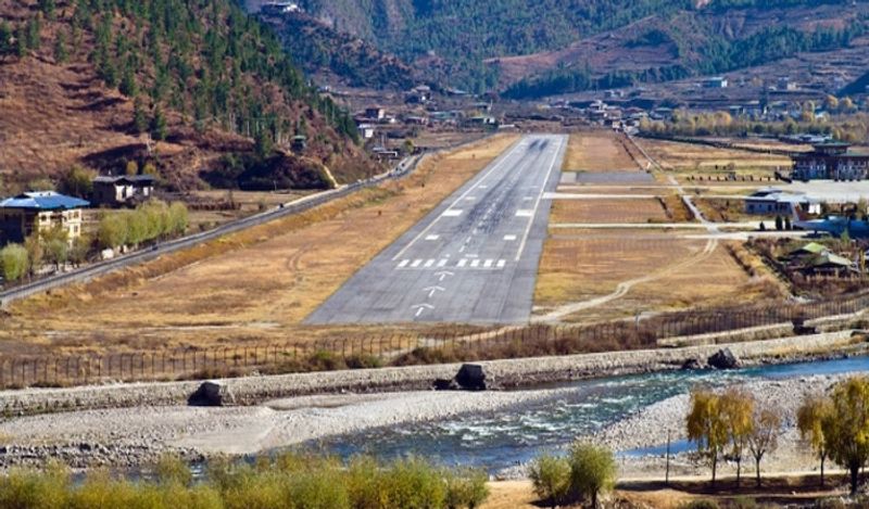 worlds most dangerous airports will leave you shocked kph