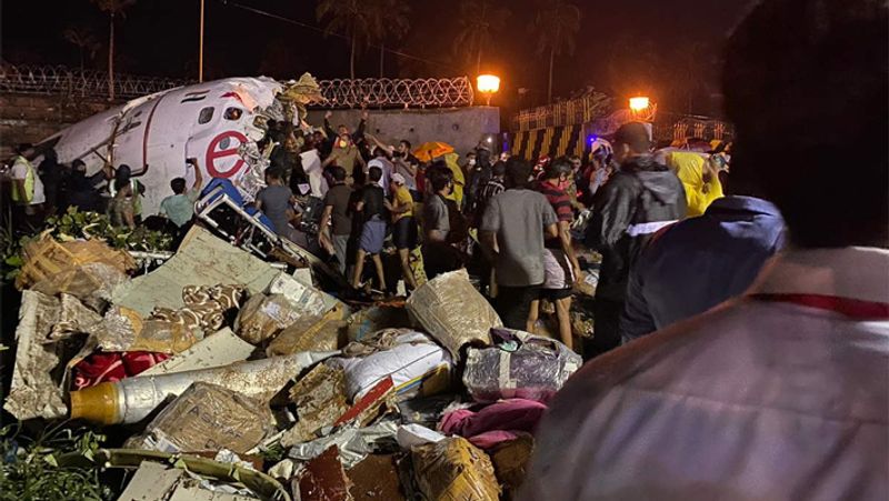 kerala plan crash pilot not landed plane on first Attempt in second Attempt it got crashed know the reason KPY